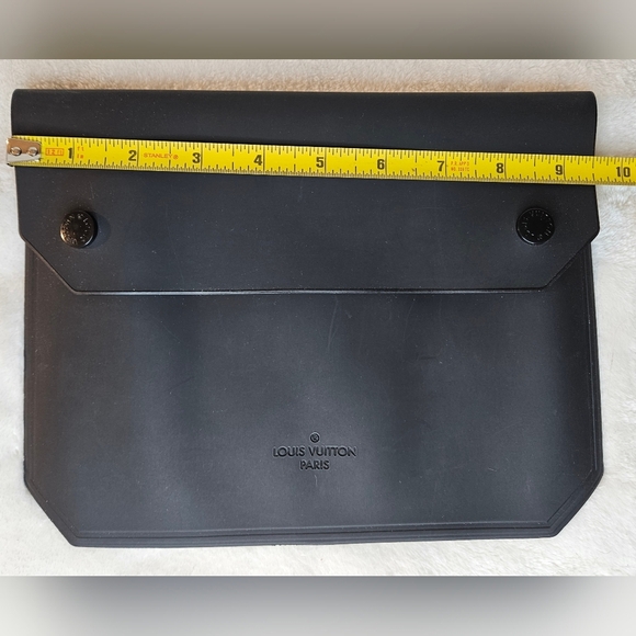 LOUIS VUITTON Silicone Swimsuit Organizer Travel Pouch Black mens womens Unisex - Picture 11 of 11